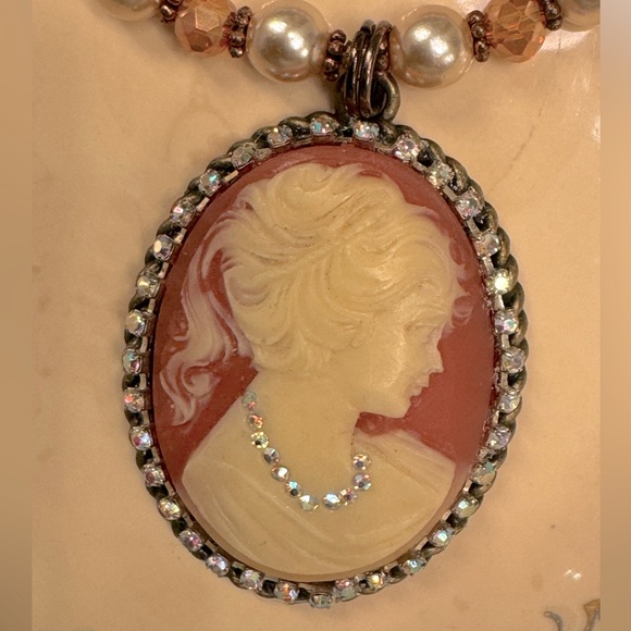 Peach Cameo Necklace & Earring Set with Champagne Pearls & Faceted Crystals - Picture 5 of 8